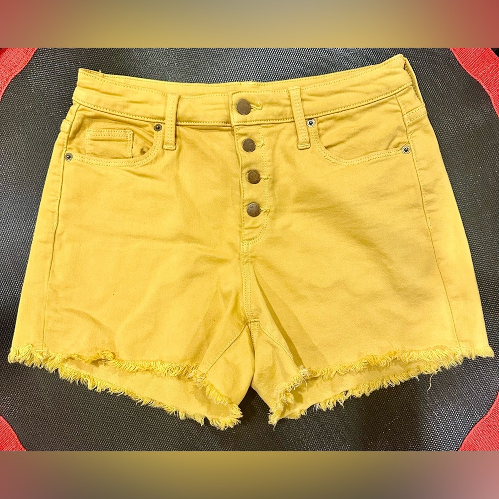 Universal Thread women’s mustard yellow Button-Fly Women Shorts